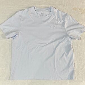 Like New Nike Men's Light Blue Short Sleeve Tee Size Xlarge